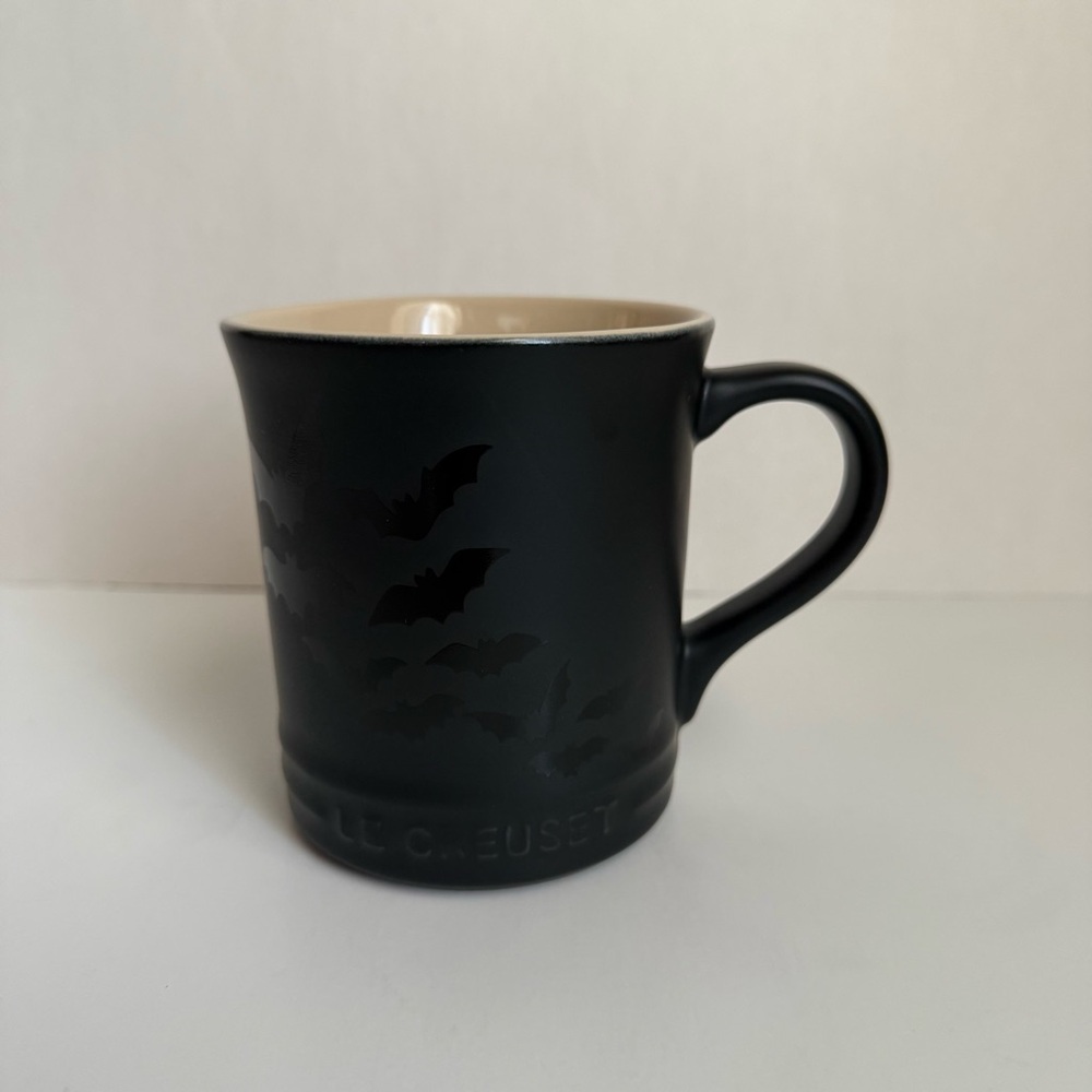 NWT Le Creuset Matte Black Bat Mug Halloween 14 oz.